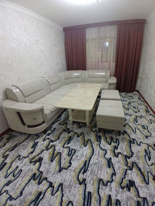 Продам 2 ком переделанная в трехкомнатную 77 серия Согдиана Париж