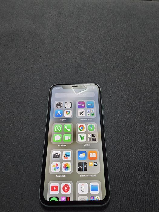 Iphone 11 culoarea verde in stare foarte bună