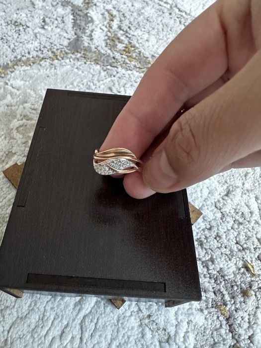 Продам золотое кольцо