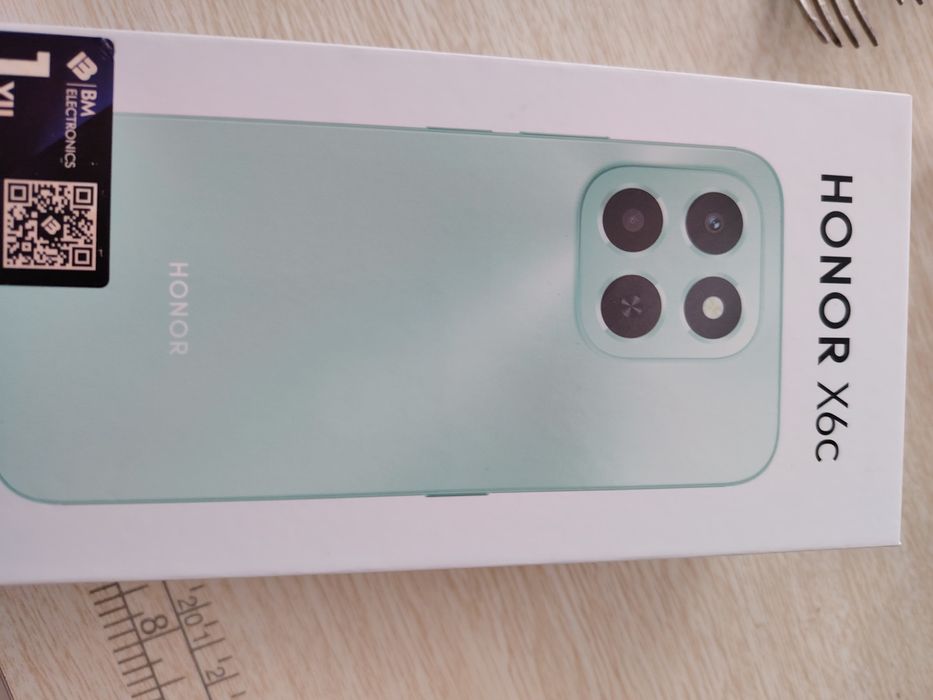 Продается новый смартфон Honor x6c