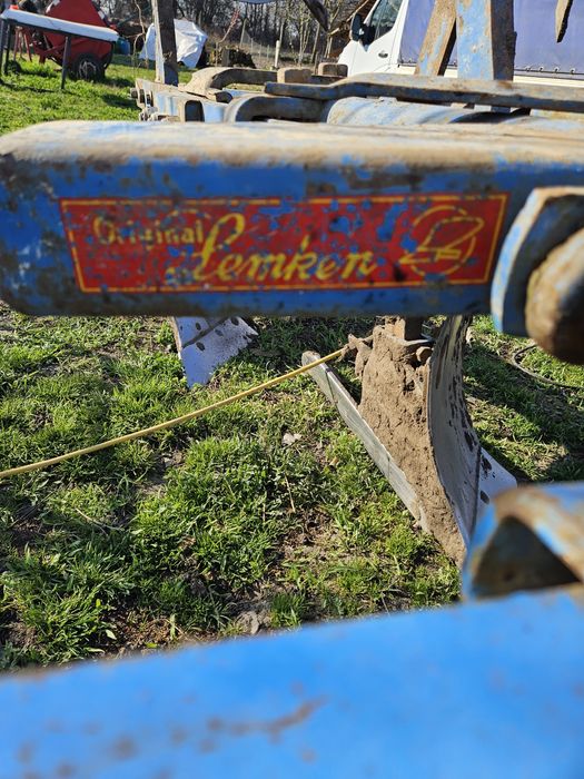 De vânzare plugu si cositoare kuhn 165