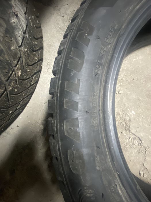 Шины зимние 215/55/17