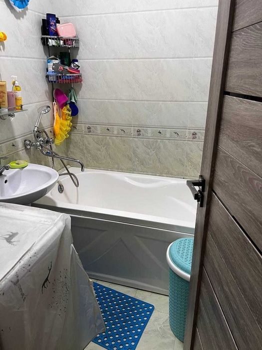 Продаю квартиру Яшнабадский р-он Авиасозлар-4, 2-х ком 3-этаж 50м2