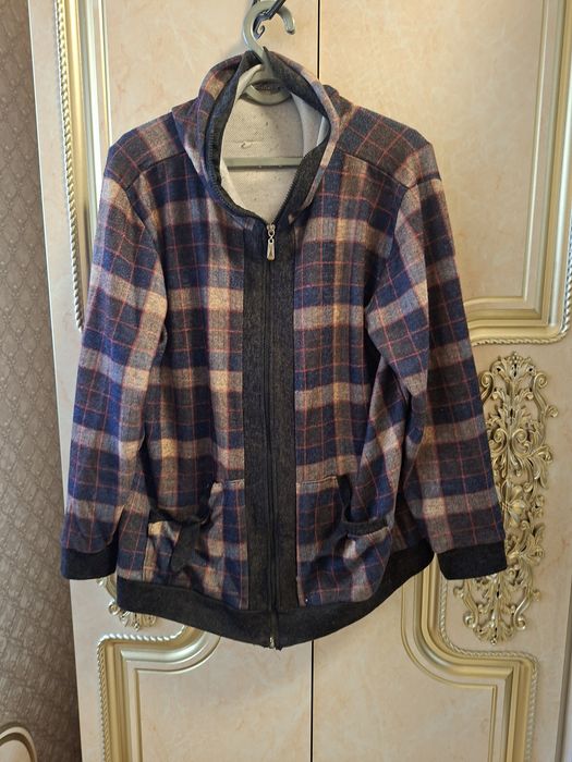 Продам женские  рубашк и  кофту