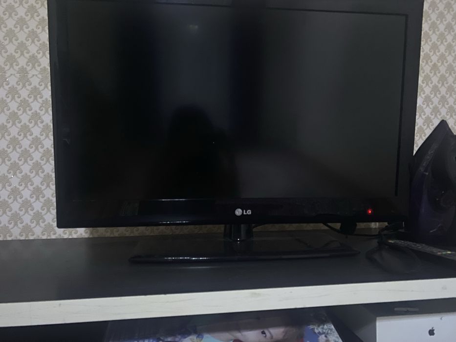 Телевизор LG LCD TV в хорошем состоянии с пультом
