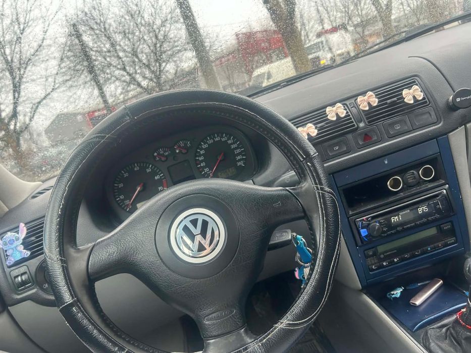Vand golf 4 1.6 benzina