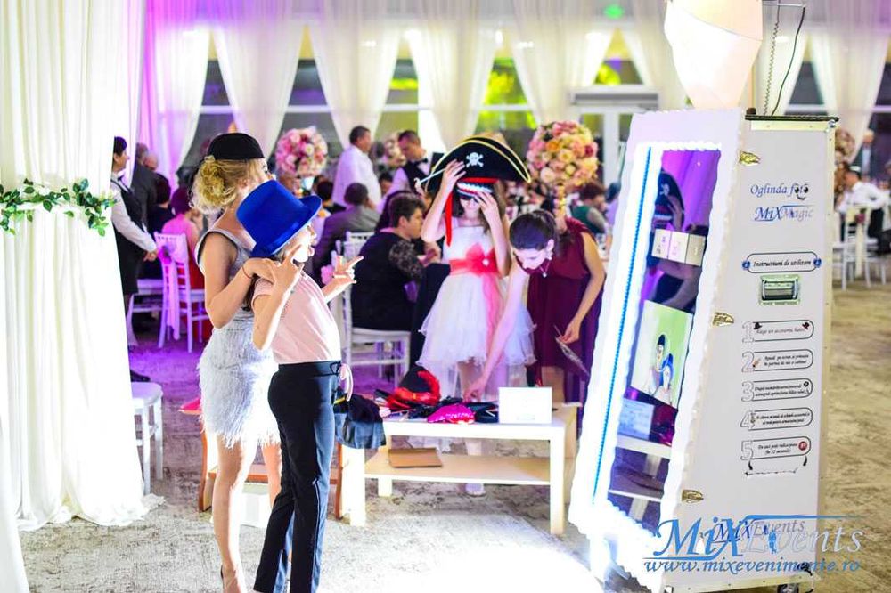 Cabina foto Oglinda MixMagic - o amintire Magica