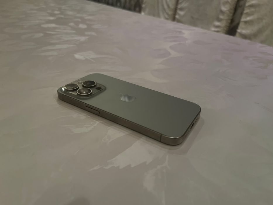Продам или обменяю Серый Apple Iphone 15 Pro 512gb