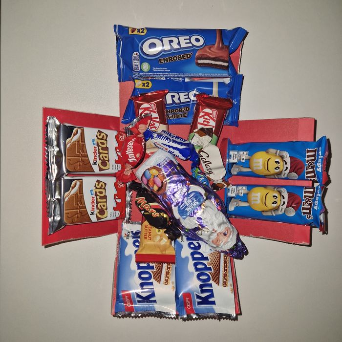 Cutie cadou Spider-Man cu mix de dulciuri