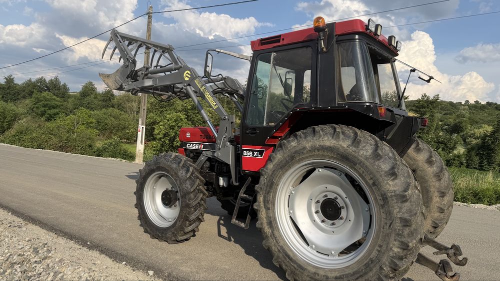 Tractor Case 856 xl cu incarcator frontal cu crocodil 4x4