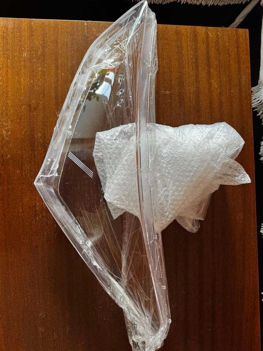 Стъкло за фар преден ляв Хюндай Санта Фе 3