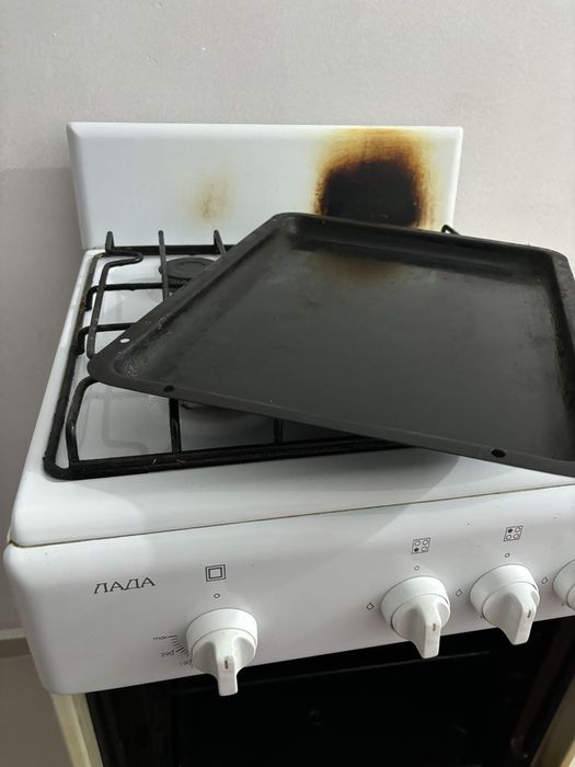 Продам газ плиту