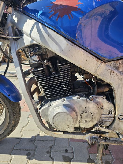 Motocicleta Suzuki gs 500E din 1993