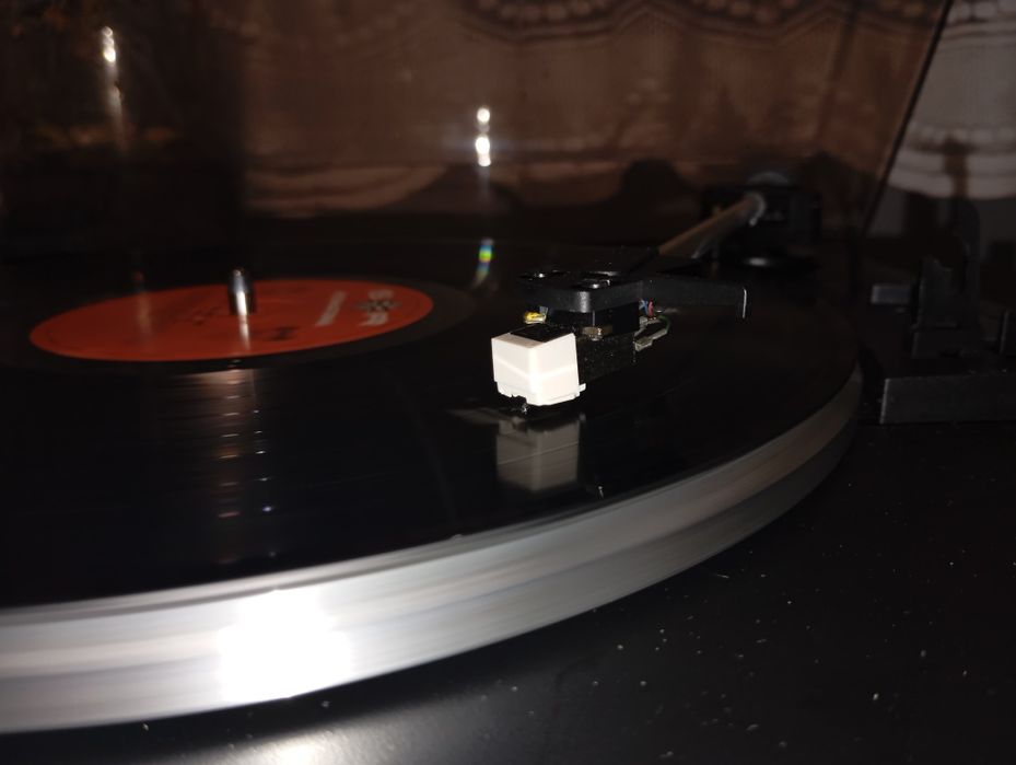 Грамофон Uher VTT222