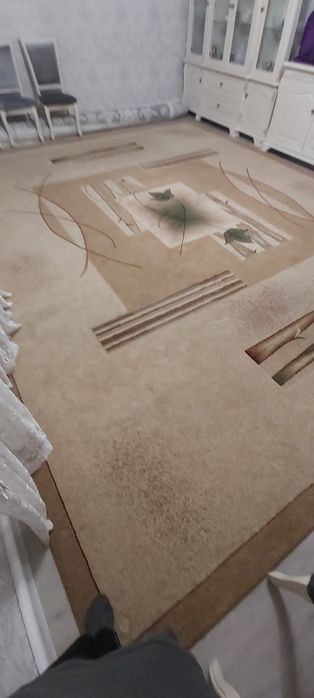 Срочно продам ковёр 4.0 на 5.0