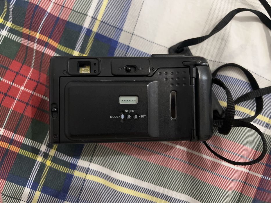 Olympus AZ-100 Zoom (плёночная камера)