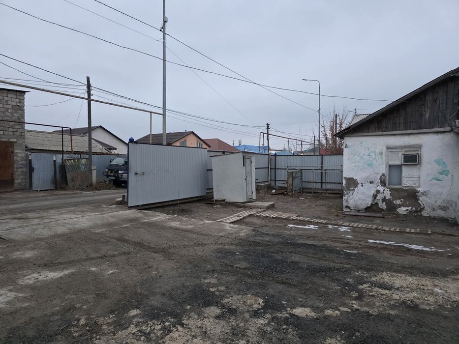 Продаётся участок с домами в центре города