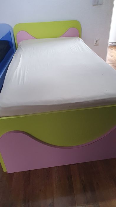 Vând mobilier tineret