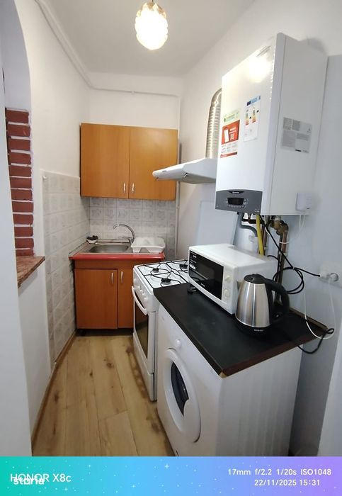 Ap. 1 cam, etaj Casa, zona UMF, Sărărie