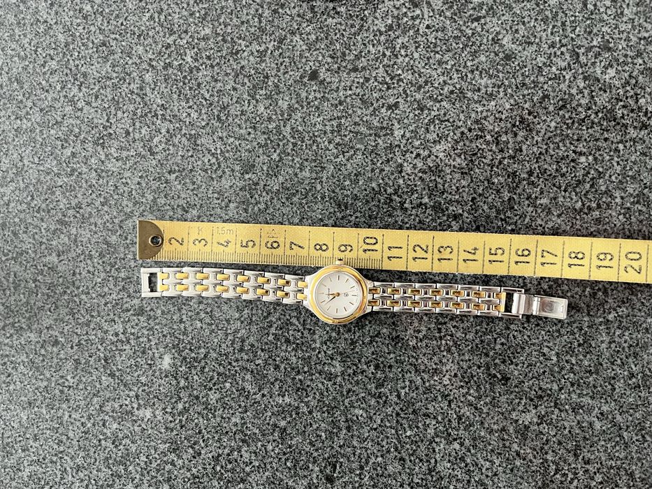 Дамски електронен часовник Lowsell.