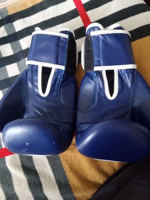 Боксёрские перчатки