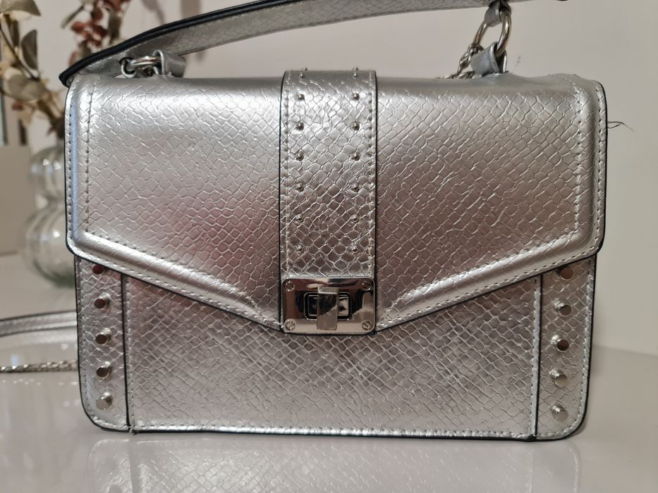 Шапки, Блейзър Zara, Liu Jo, Bershka