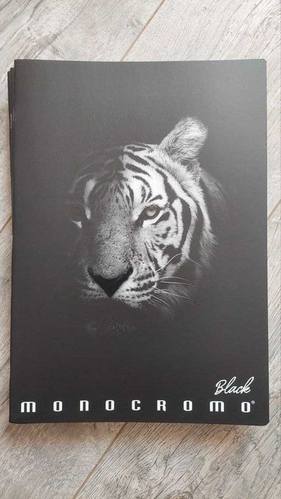 Комплект от 4 тетрадки Pigna Monocromo Black. А4