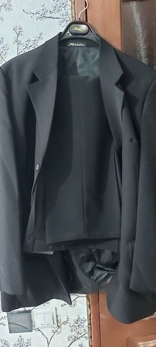 Костюм мужской .