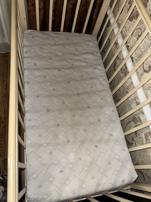 Продам детскую кроватку