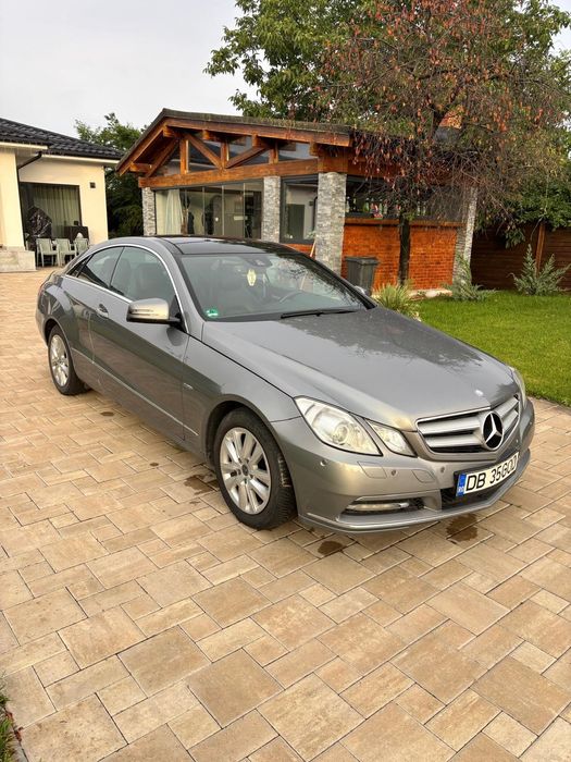 Schimb Vând 8500 euro  Mercedes Benz E220 coupe