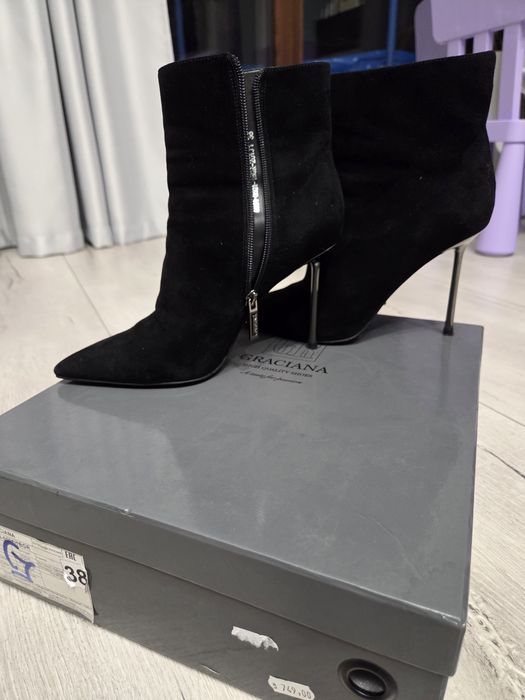 Botine cu toc cui