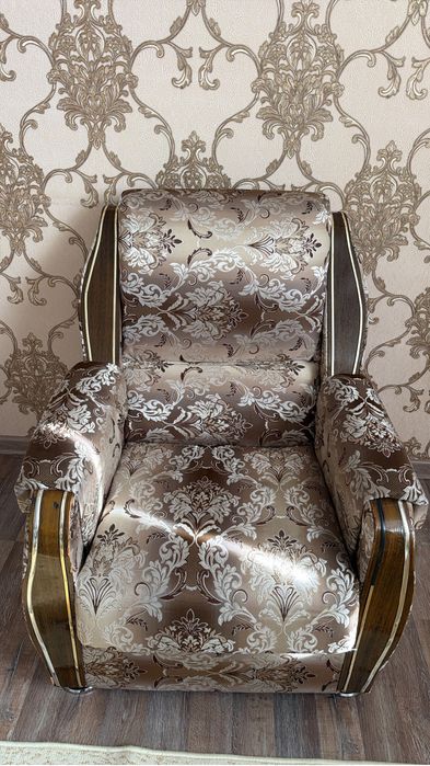 Домашний диван для зала и хола