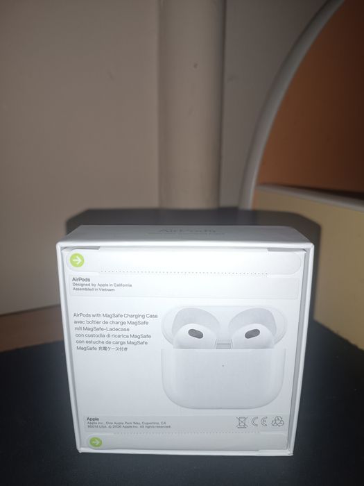 Безжични слушалки Airpods 3