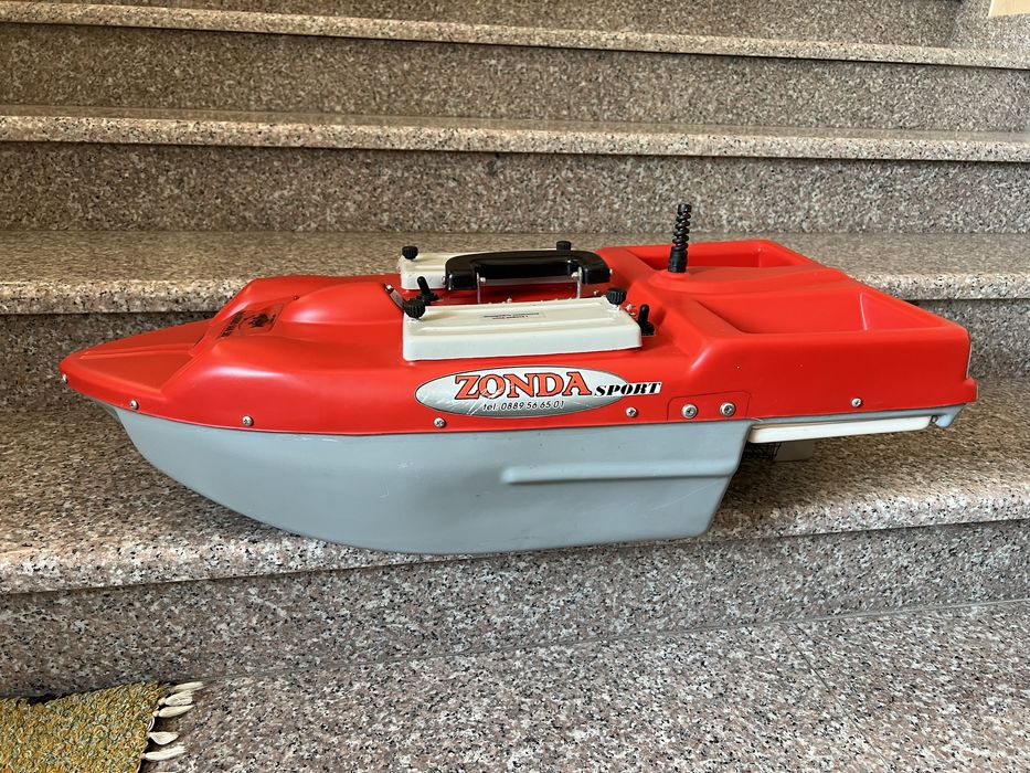 Лодка за захранка ZONDA