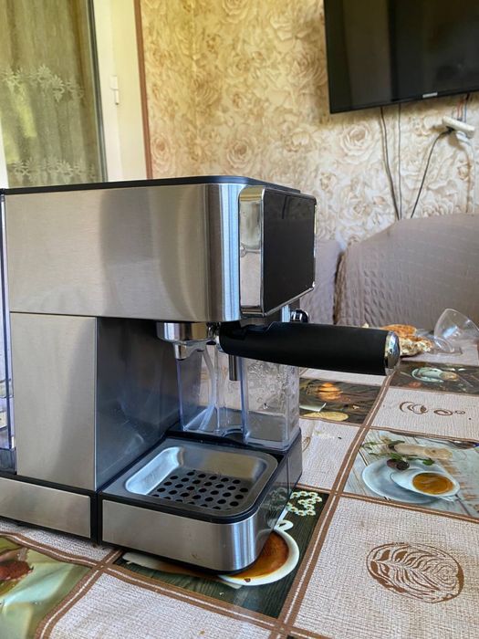 Coffee machine (kofe mashina) sotiladi yangiroq faqat 1mattaishlatilga