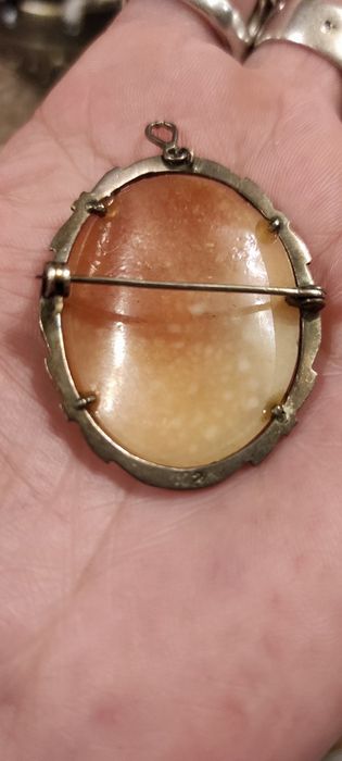 Оригинален ,стар медальон камея