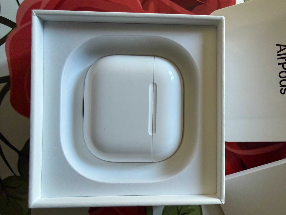 Слушалки AirPods 4