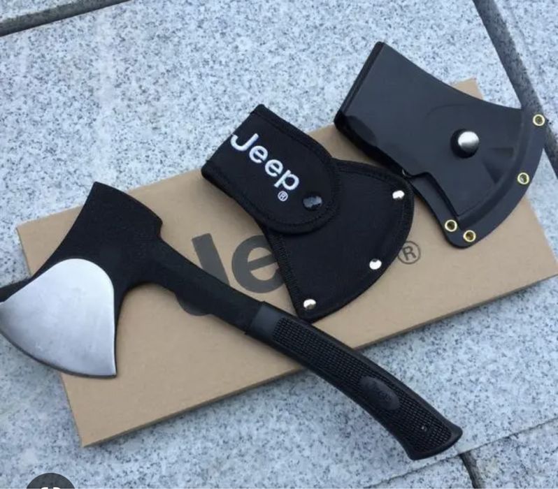 Туристическа брадва JEEP с 2 калъфа подходяща за къмпинг лов риболов