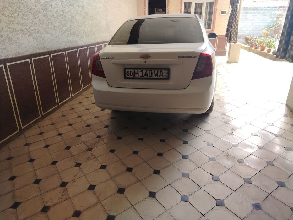 Lasetti 1.8  2 pazitsya