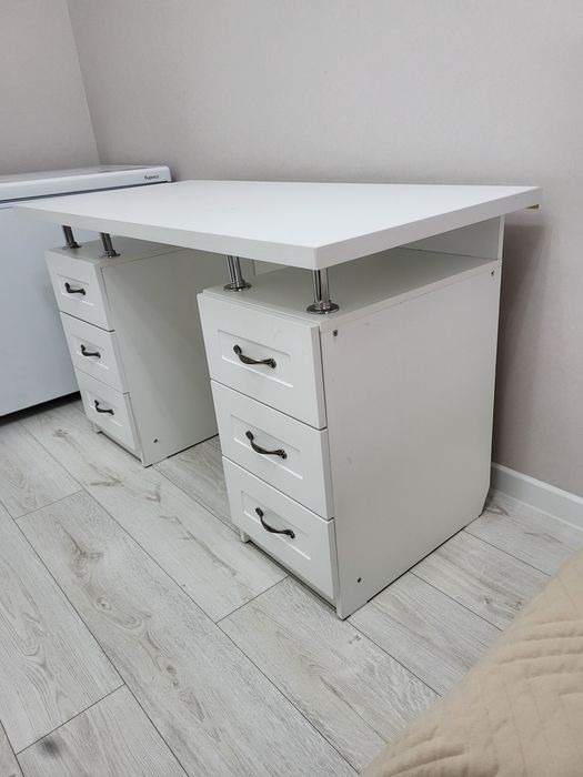 Стол письменный из МДФ