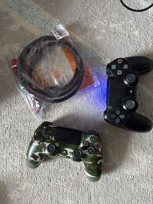 Play station 4 в хорошо состоянии