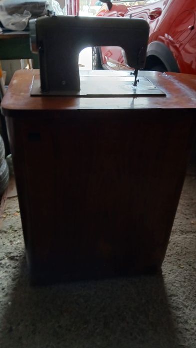 Mașina de cusut Ileana