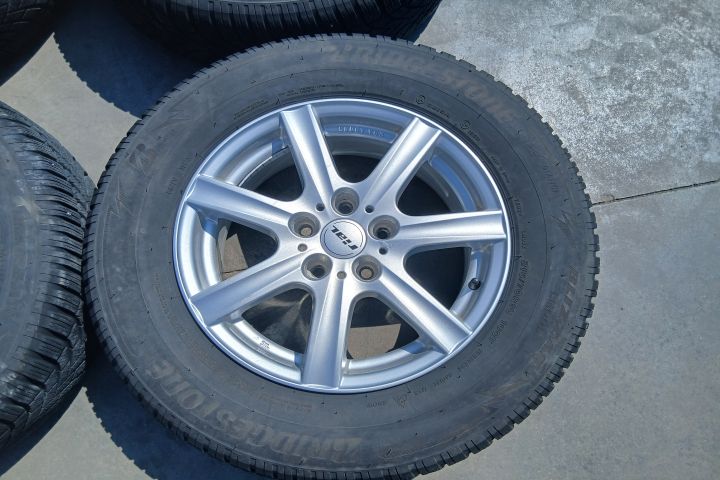 Jante aliaj cu anvelope 16 - set 7JX16H2 215/70R16 7JX16H2 215/70R16