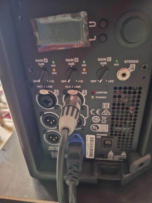 2 броя Колони QSC 12.2 2000WATT, с активен усилвател нови