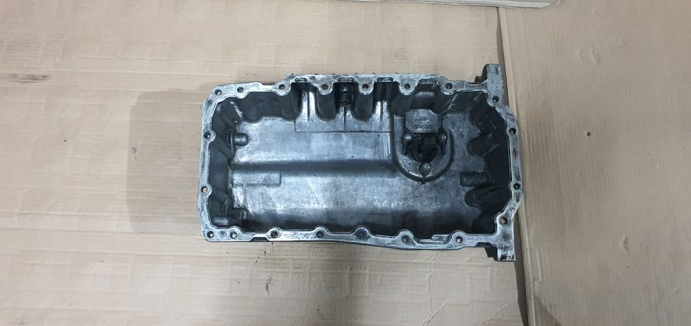 Baie ulei cu senzor 2.0 tdi BKD BKP BMR BMN BMM BMP golf 5 passat b6