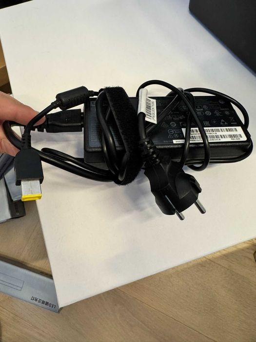 Încărcător Lenovo 135W original (ADL135NLC3A) – 20V 6.75A