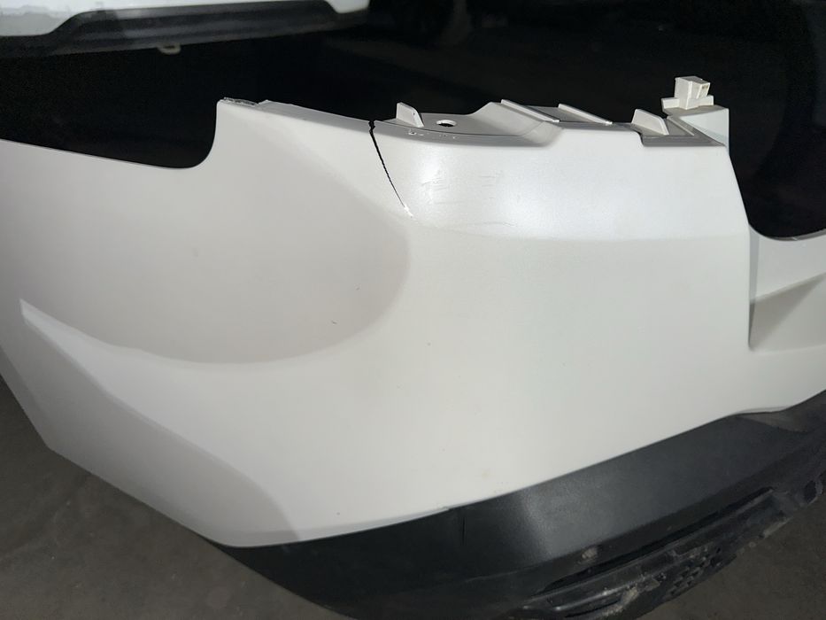 Задний бампер Kia Sorento оригинал под восстановление