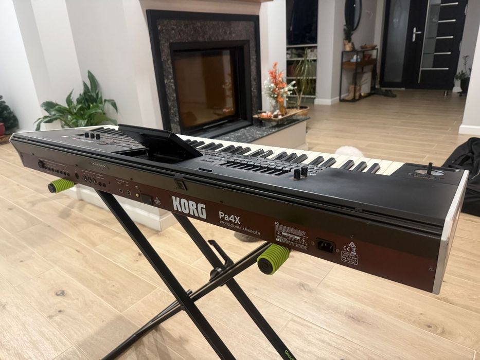 Korg pa4x Oriental 76