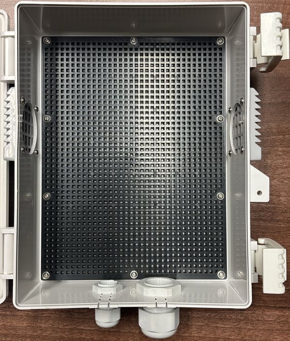 Cutie IP65 cu 2 grile de ventilare 28cm * 19cm * 8.5cm