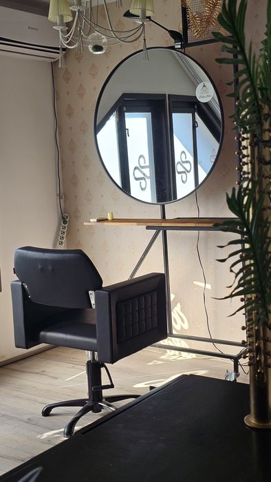 Mobilier salon coafură complet – scafă, 2 scaune hidraulice, 2 posturi de lucru – Brașov